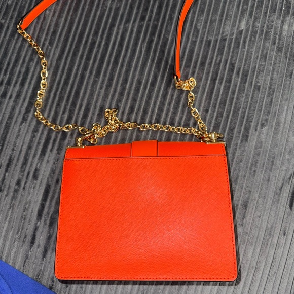 Michael Kors Vibrant Orange Crossbody with Gold Chain - Picture 2 of 4